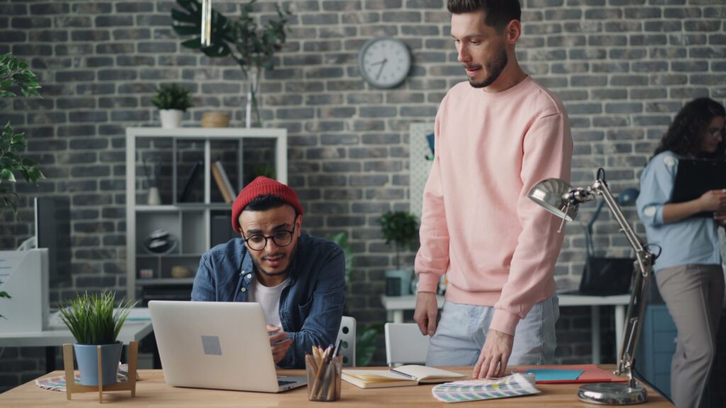 Online Presence UAE showing a professional business website and digital brand